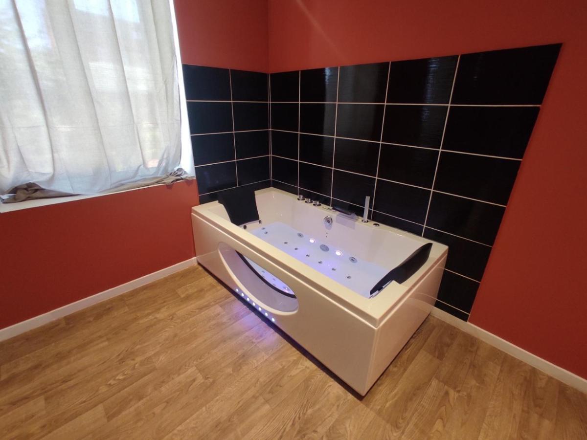 Ng Suitehome - Lille I Roubaix Centre I Coq Francais - Balneo - Netflix - Wifi Exteriör bild